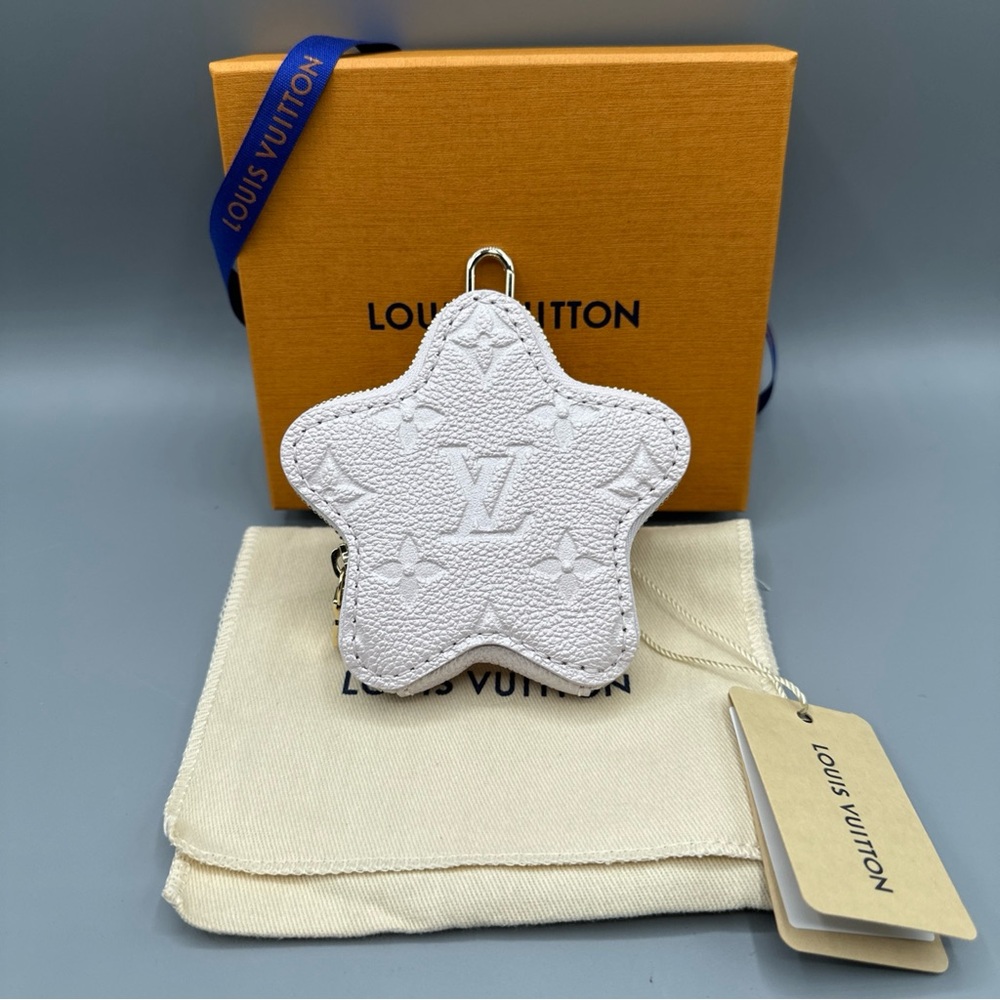 Louis Vuitton Spark Coin purse SNOWY PEARL.